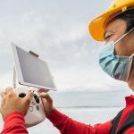 O uso de drones em incorporações imobiliárias facilita a fiscalização e o monitoramento das obras, como explica Fernando Bruno Crestani.