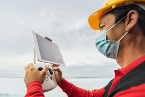 O uso de drones em incorporações imobiliárias facilita a fiscalização e o monitoramento das obras, como explica Fernando Bruno Crestani.