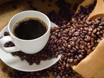 Café: aliado ou vilão? Gustavo Luíz Guilherme Pinto analisa os efeitos da cafeína no bem-estar e na saúde.