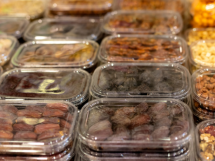 Elias Assum Sabbag Junior explora como o futuro das embalagens de plástico une personalização criativa e reutilização sustentável para conquistar o consumidor.