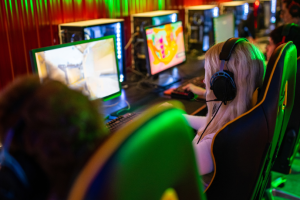 Sérgio Bento De Araújo destaca o protagonismo feminino que está a redefinir o universo dos e-sports com talento e inovação.
