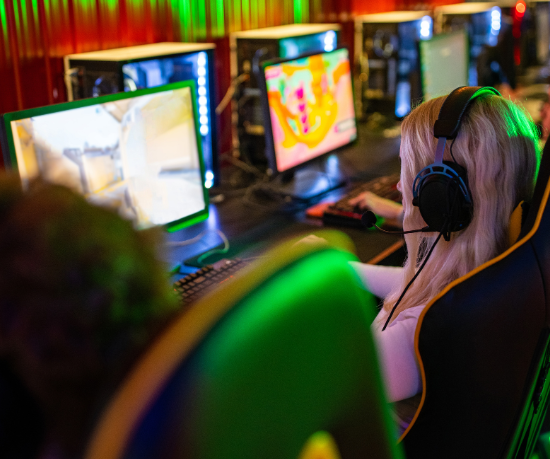 Sérgio Bento De Araújo destaca o protagonismo feminino que está a redefinir o universo dos e-sports com talento e inovação.