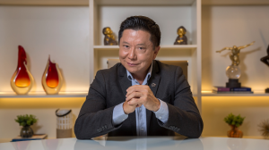 Milton Seigi Hayashi explica como a cirurgia plástica reparadora devolve função, estética e qualidade de vida a pacientes com cicatrizes ou queimaduras.