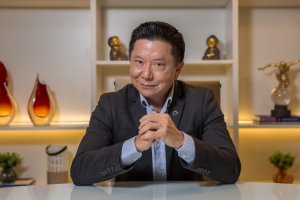 Milton Seigi Hayashi explica como a cirurgia plástica reparadora devolve função, estética e qualidade de vida a pacientes com cicatrizes ou queimaduras.