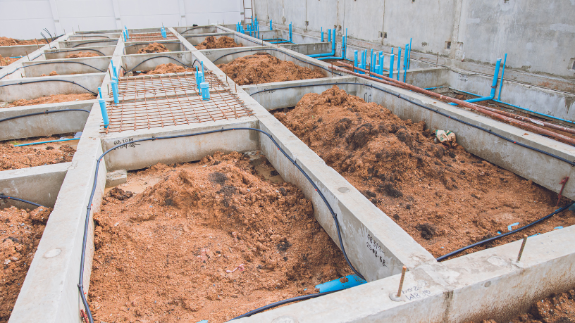 Estudo de Valderci Malagosini Machado abordando mini painéis treliçados e soluções para adaptar a rigidez estrutural evitando acréscimo excessivo de carga.