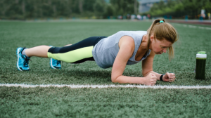 A atividade física como ferramenta de regulação emocional é analisada por Alexandre Costa Pedrosa, destacando seus impactos no equilíbrio mental e no bem-estar.