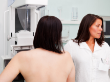 A importância dos exames de imagem na prevenção do câncer de mama é analisada por Vinicius Tadeu Sattin Rodrigues com foco no diagnóstico precoce.