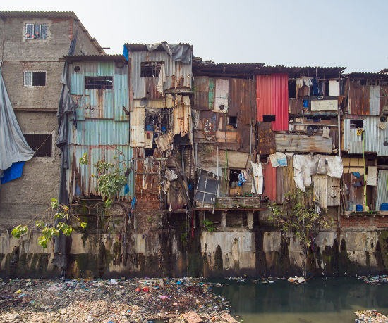 Moradia precária em Mato Grosso expõe falhas estruturais nas políticas públicas habitacionais